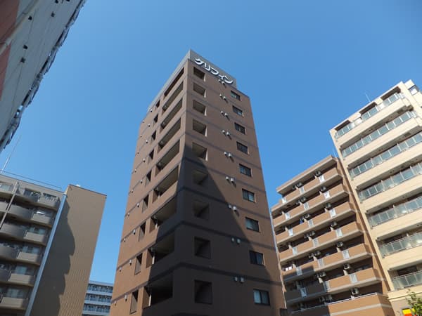 グリフィン横浜センター北駅前 1