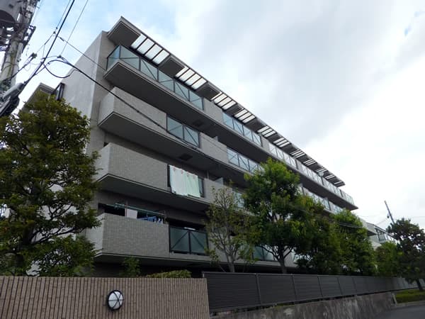 メイツ大倉山 3