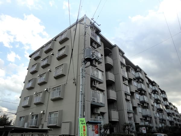 コーポ下鶴間8号棟 1