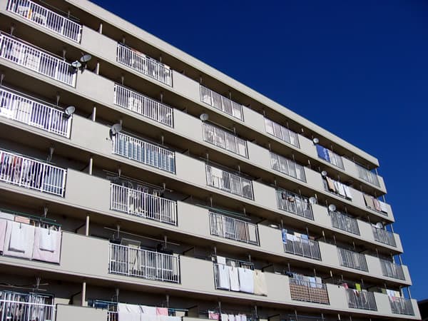 シャンボール大倉山 1