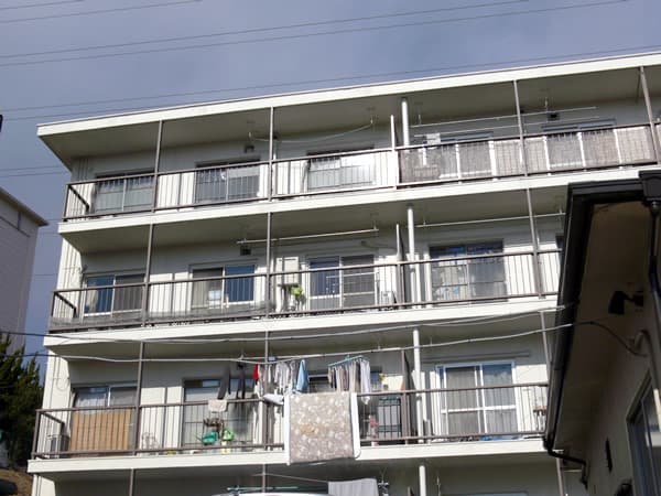 榎が丘住宅B棟 1