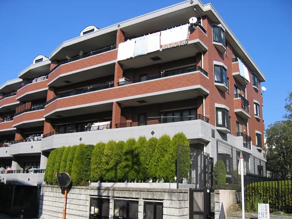 サンクタス栗平駅前ブリティッシュスクエアティアラコート 2