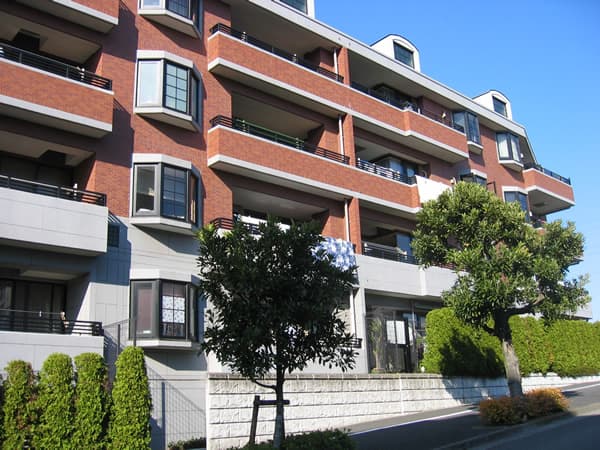 サンクタス栗平駅前ブリティッシュスクエアクラウンコート 1