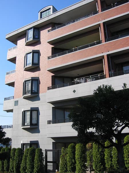 サンクタス栗平駅前ブリティッシュスクエアクラウンコート 3