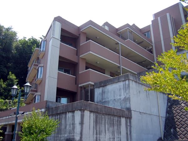 ヴェルビュあざみ野ヒルズスクエア 1