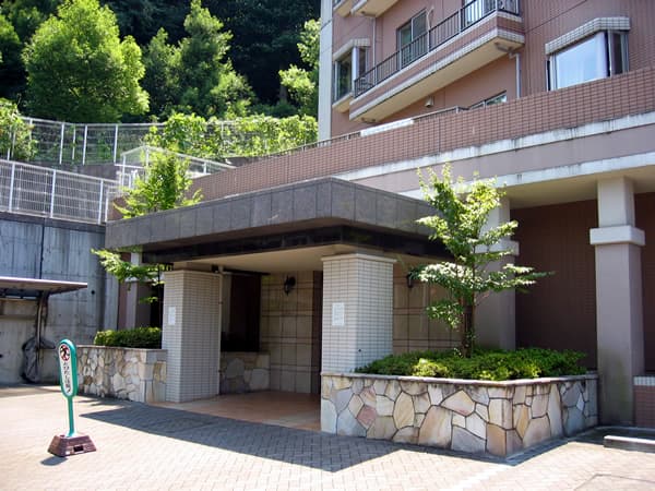 ヴェルビュあざみ野ヒルズスクエア 4