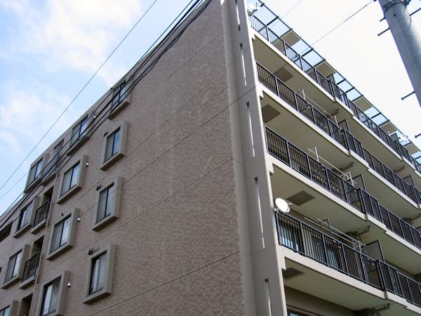 ロイヤルシャトー秦野元町 1