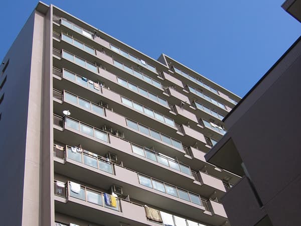 ヒルトップコートきらめきの街4番館 1