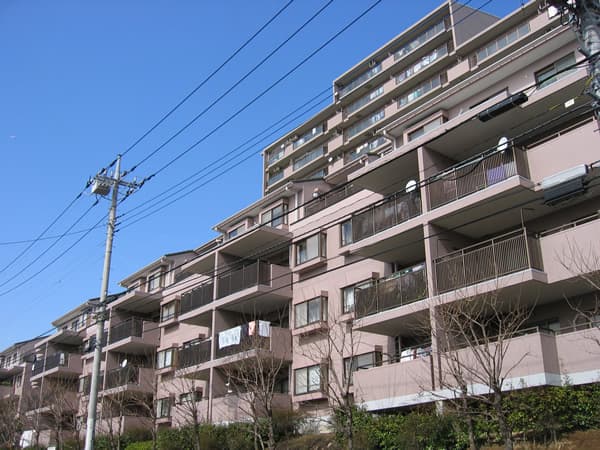 ヒルトップコートきらめきの街3番館 1