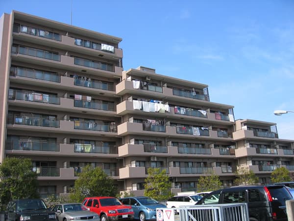 ヒルトップコートきらめきの街2番館 1