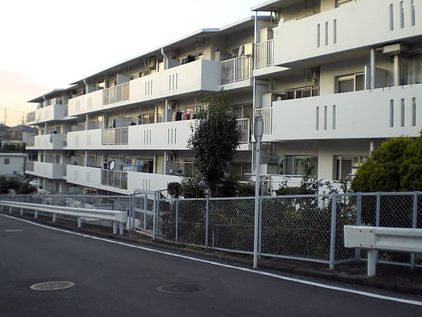 ライオンズマンション中山ガーデンA棟 1