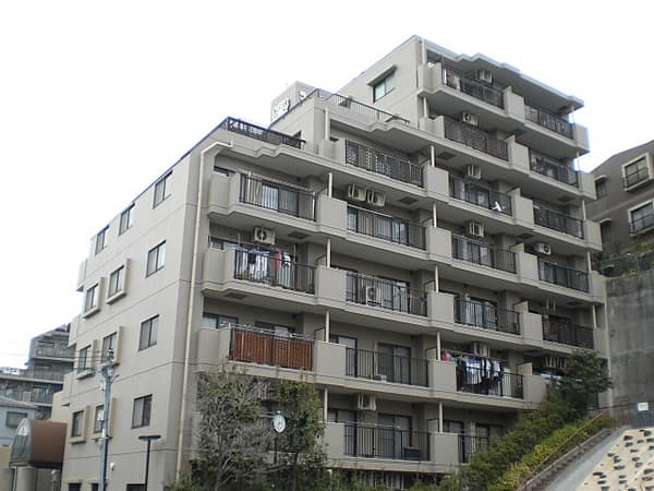 ライオンズマンション横浜鴨居 1