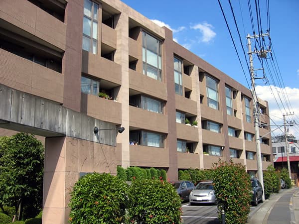 グラビスコート読売ランド前 2