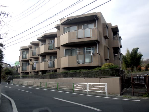 ライフヴィラ長津田 1