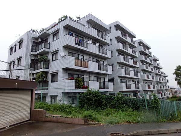 ファミネス宮崎台 1