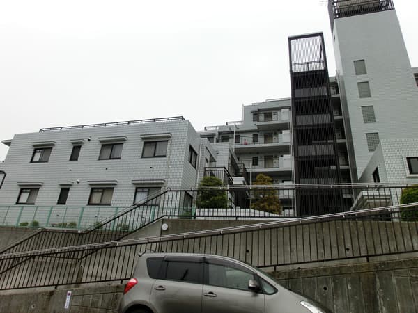 ファミネス宮崎台 3