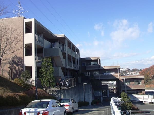 プレール日吉台 1