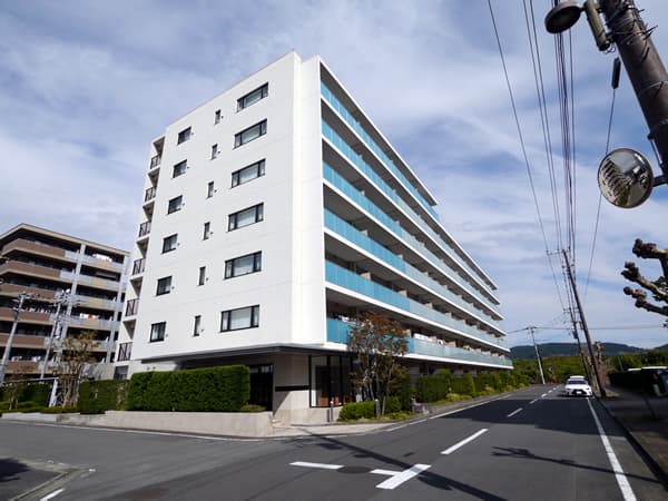 リーフィアレジデンス開成ステーションイースト 1