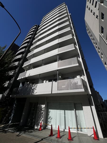 コンシェリア西新宿 1