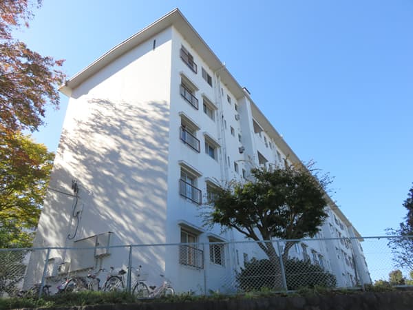 ガーデン山団地1号棟 1