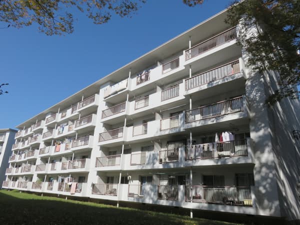 ガーデン山団地2号棟 1