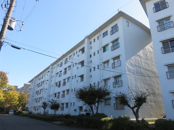 ガーデン山団地3号棟 1